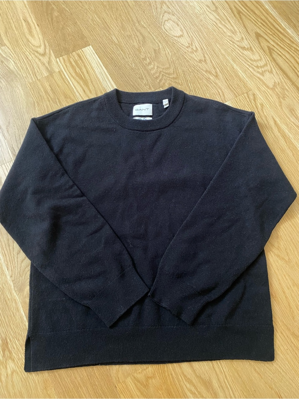 GANT Women’s Black 100% Lambswool Oversized Crewneck Sweater in Size S NEW